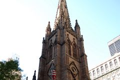 16-1 Trinity Church At Broadway And Wall St In New York Financial District.jpg
